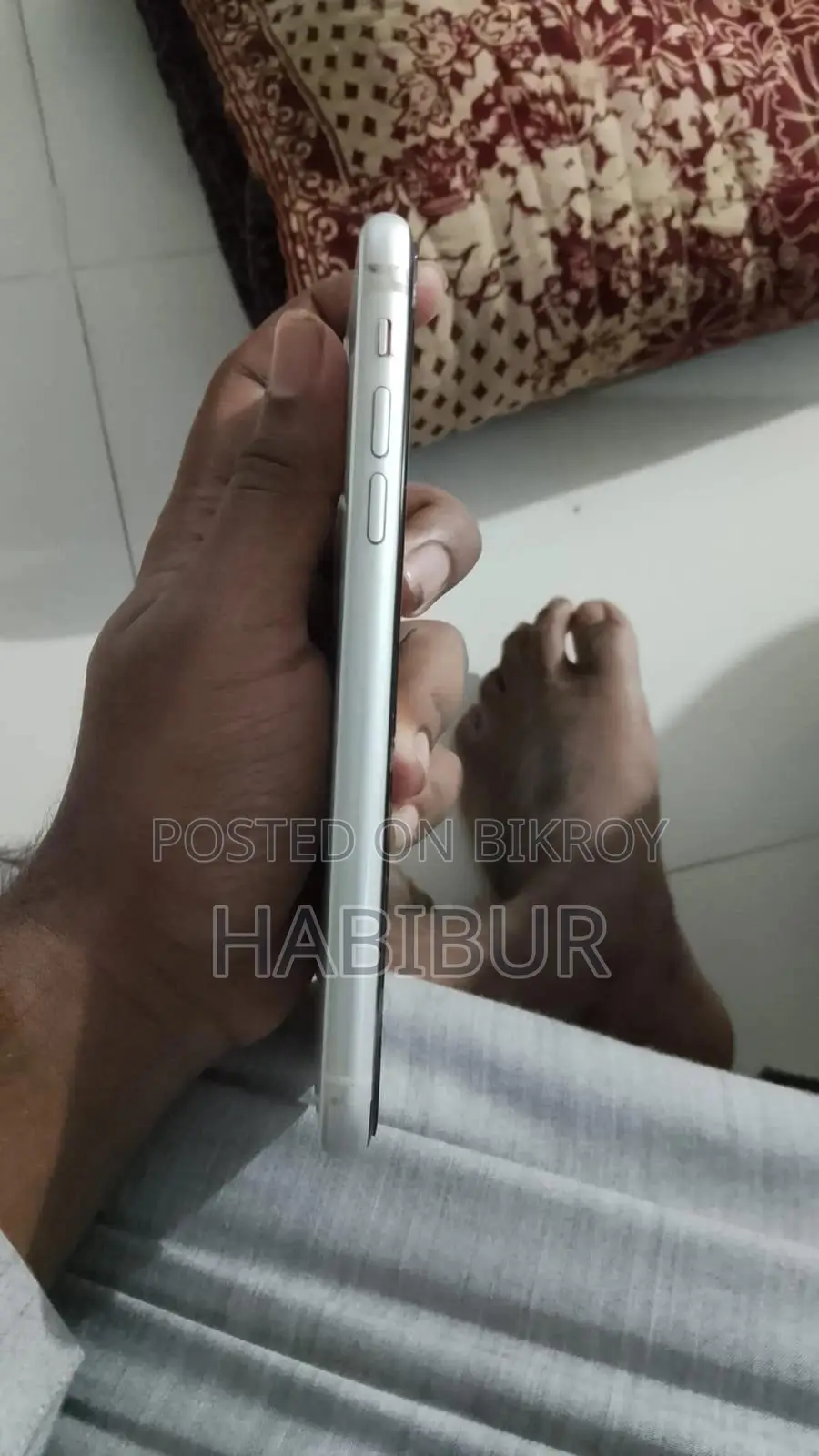 অ্যাপল আইফোন ১১ ৬৪ জিবি হোয়াইট