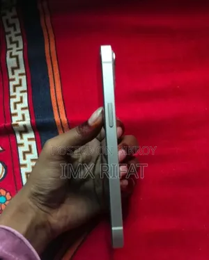 অ্যাপল আইফোন ১৩ ১২৮ জিবি হোয়াইট