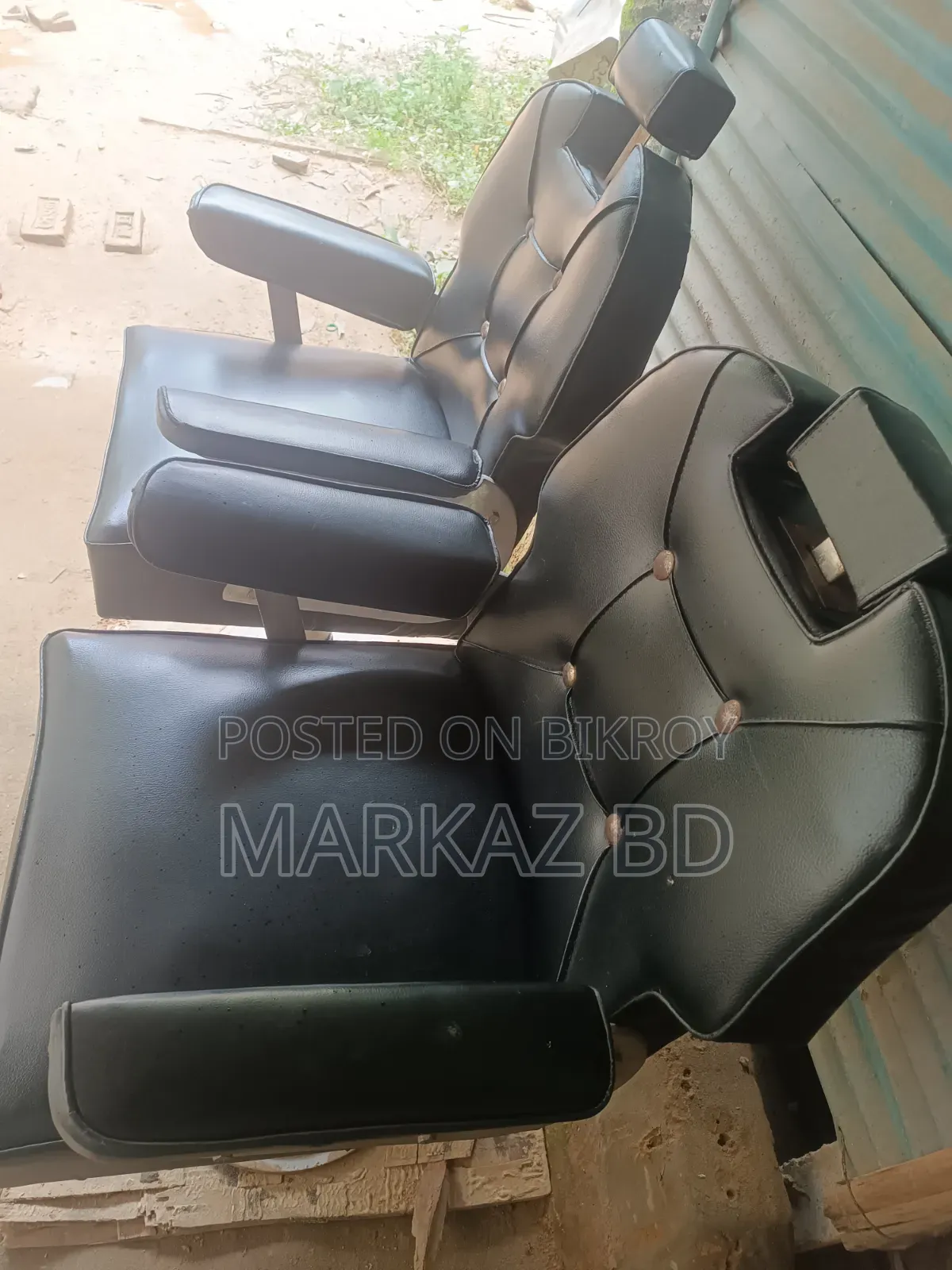 ব্যবহৃত Barber/Salon Chair – ২টি বিক্রয় হবে | ভালো কন্ডিশন | কম দামে