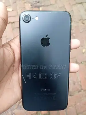 Apple iPhone 7 32 GB Black