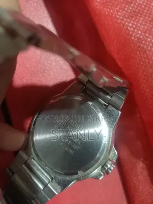 পরা হচ্ছে না তাই বিক্রি।অরিজিনাল Casio.১ বছর হয়েছে