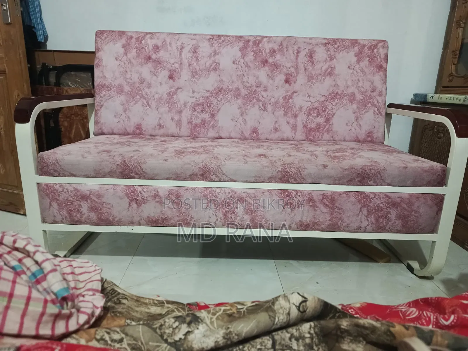 স্টেইনলেস স্টিল ফার্নিচার
