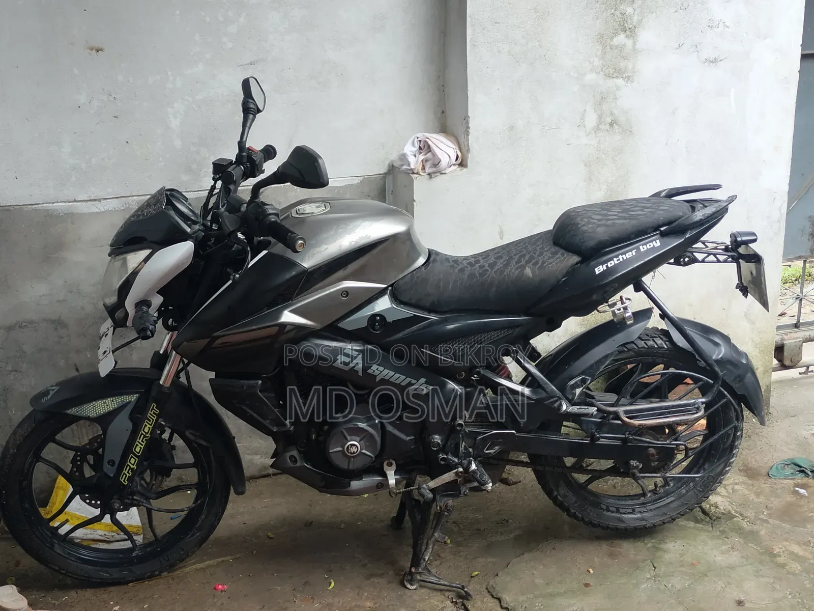 Bajaj Pulsar NS 160 2019 Orange