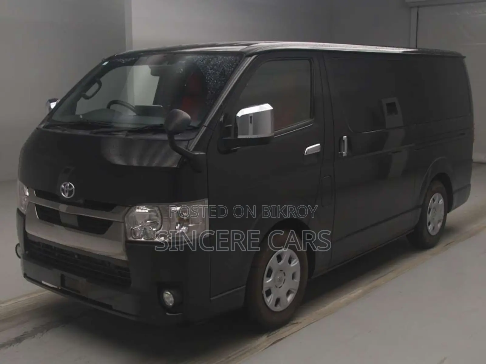 Toyota HiAce 2021 Black