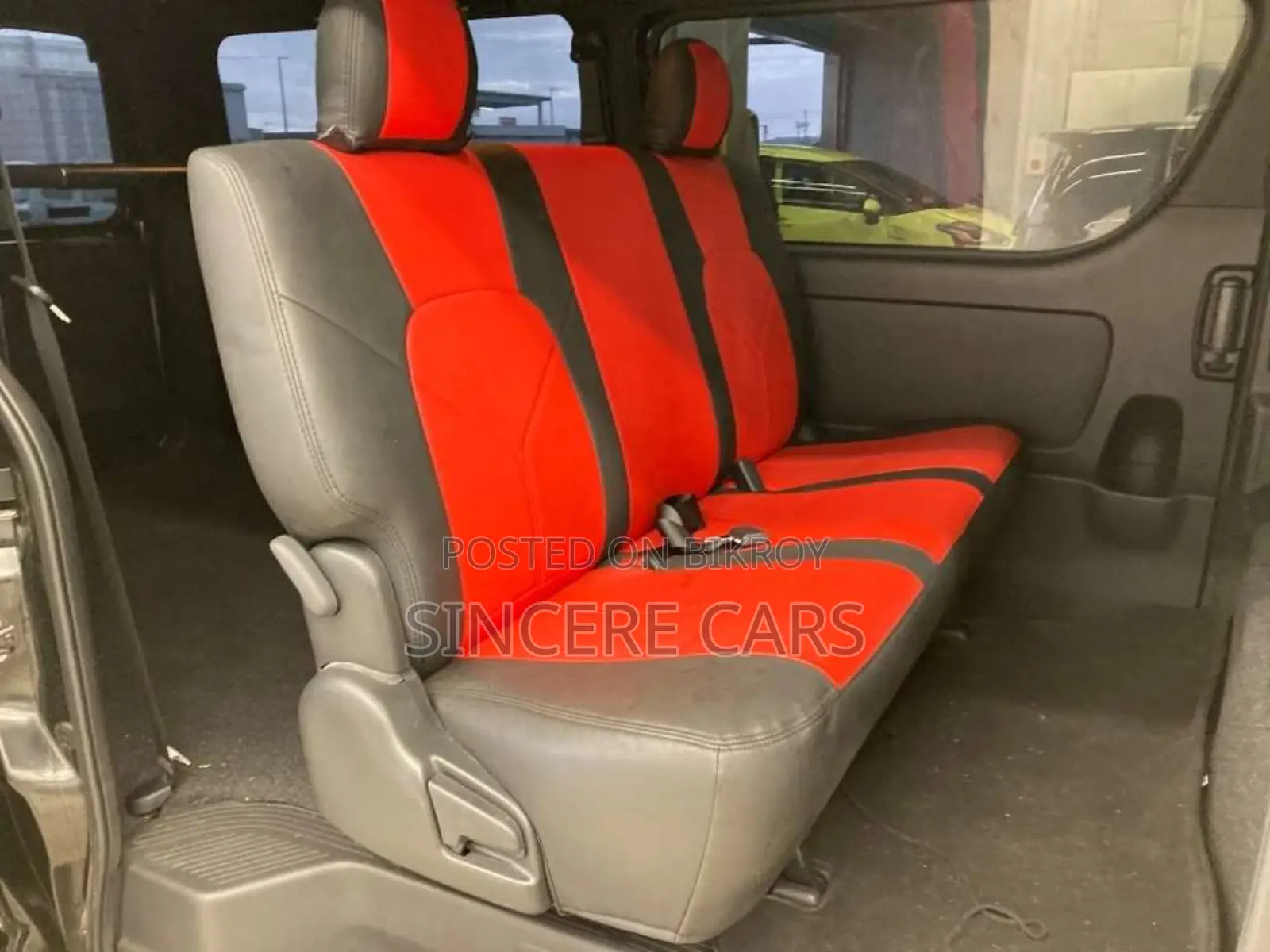 Toyota HiAce 2021 Black