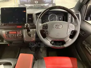 Toyota HiAce 2021 Black