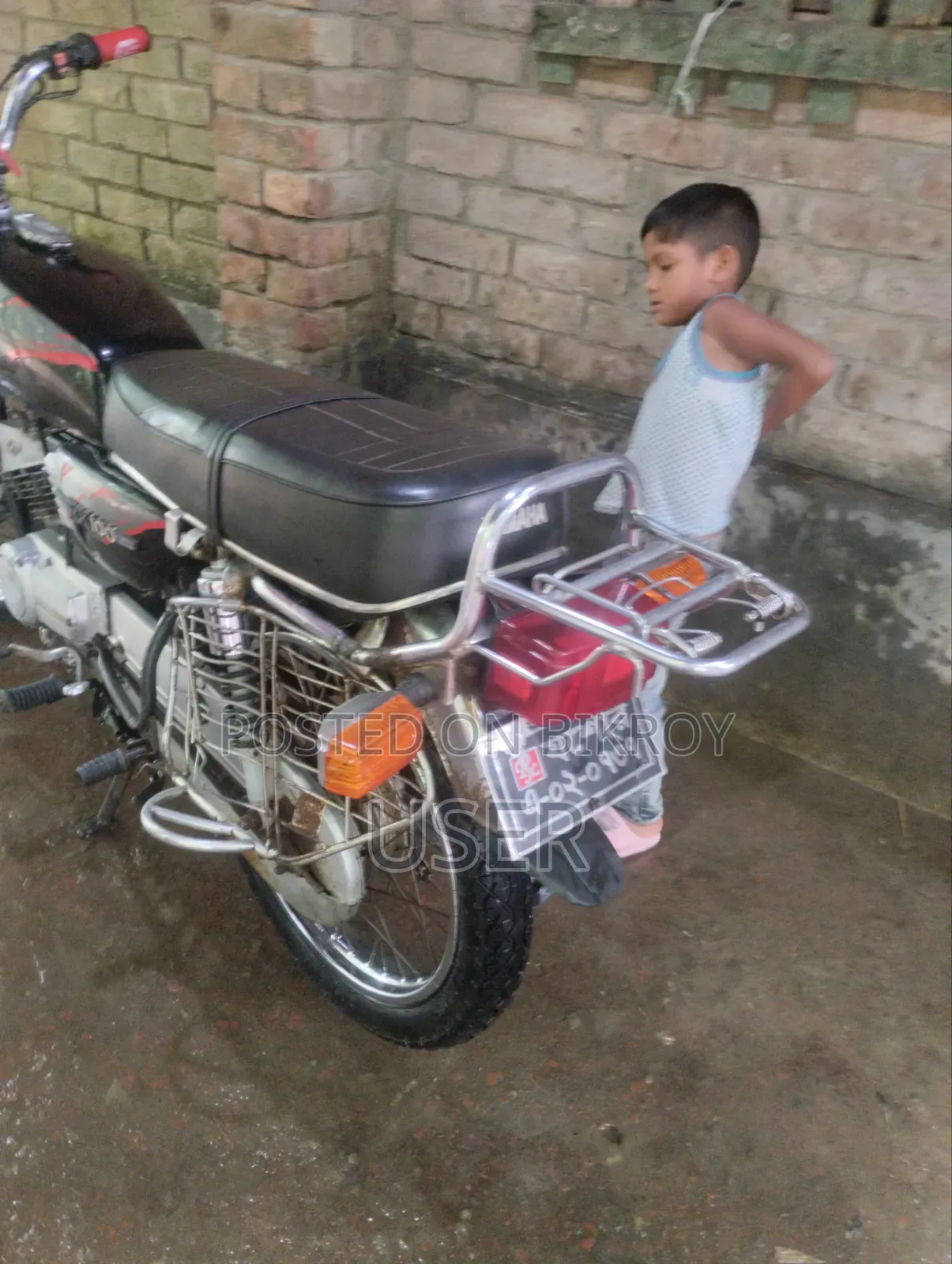 New Yamaha 1997 Black