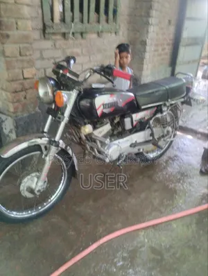 New Yamaha 1997 Black