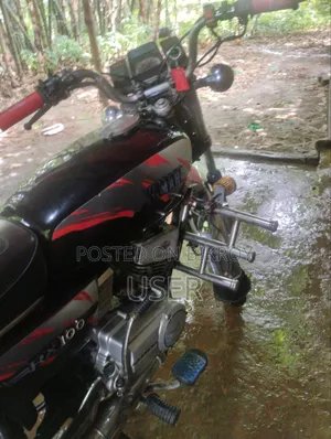 New Yamaha 1997 Black