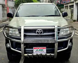 Toyota Hilux 2.5 D-4D SRX ২০১১ সিলভার