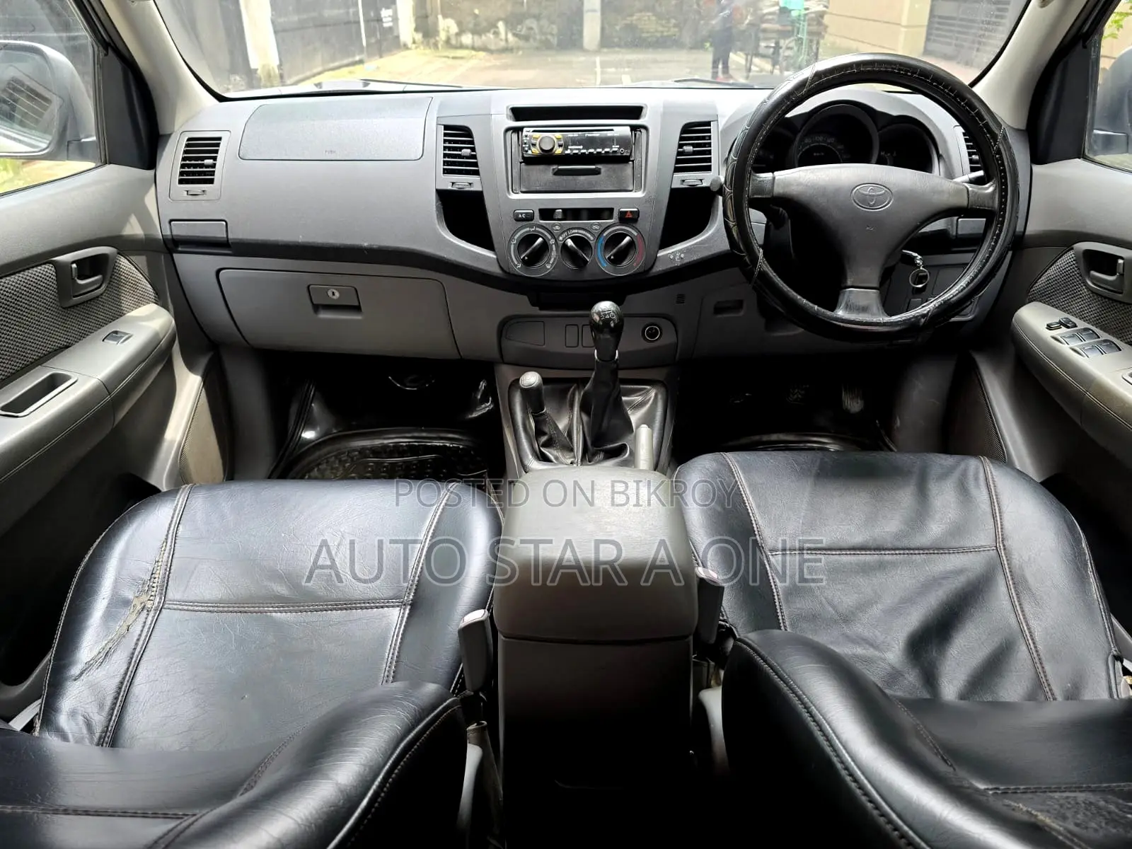 Toyota Hilux 2.5 D-4D SRX ২০১১ সিলভার