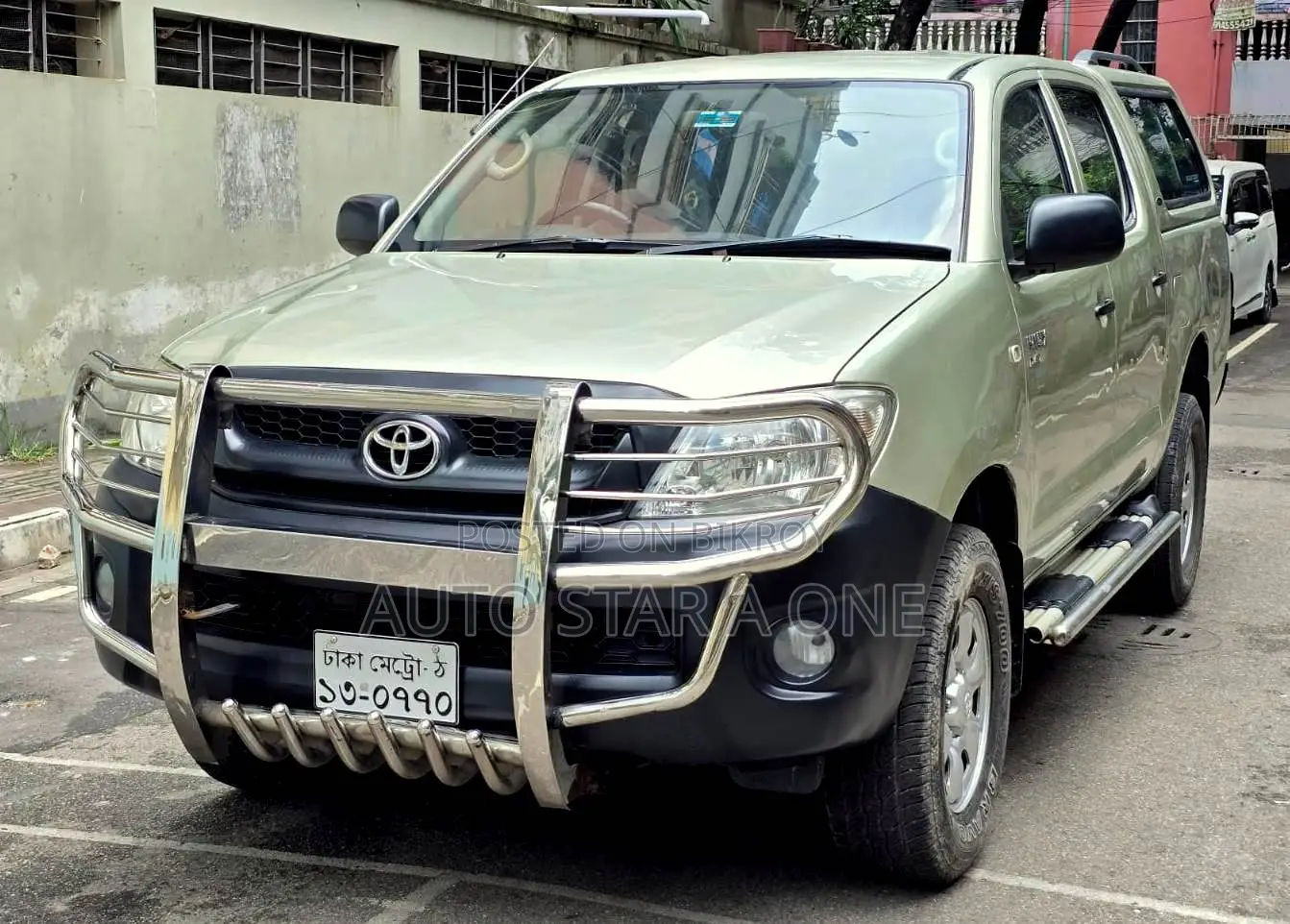 Toyota Hilux 2.5 D-4D SRX ২০১১ সিলভার