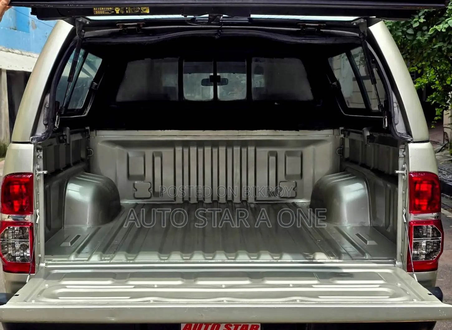 Toyota Hilux 2.5 D-4D SRX ২০১১ সিলভার