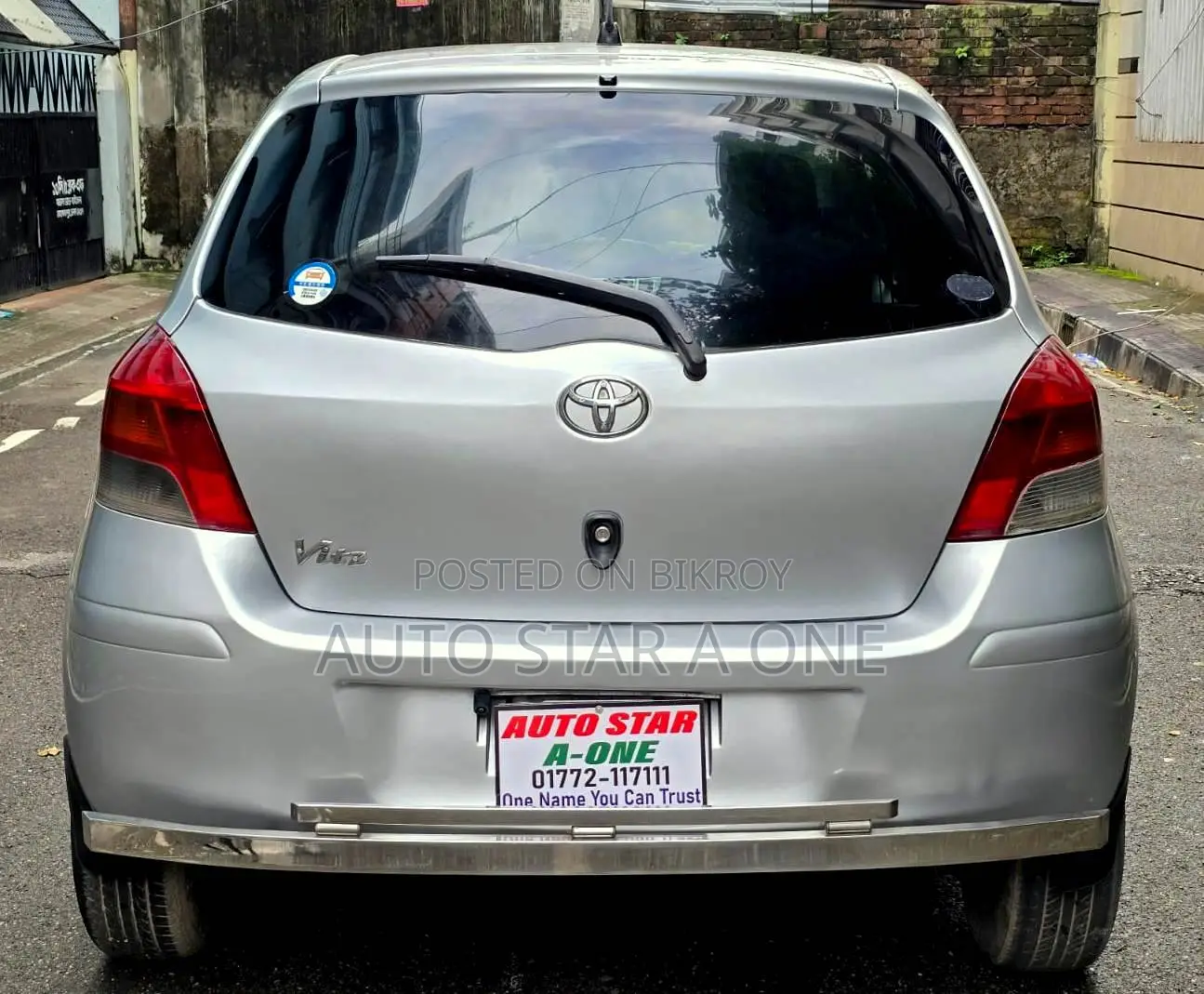 Toyota Vitz 1.0 Front-Wheel Drive 5-Door 2009 Silver