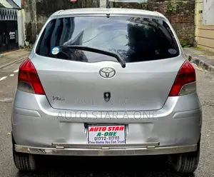 Toyota Vitz 1.0 Front-Wheel Drive 5-Door 2009 Silver