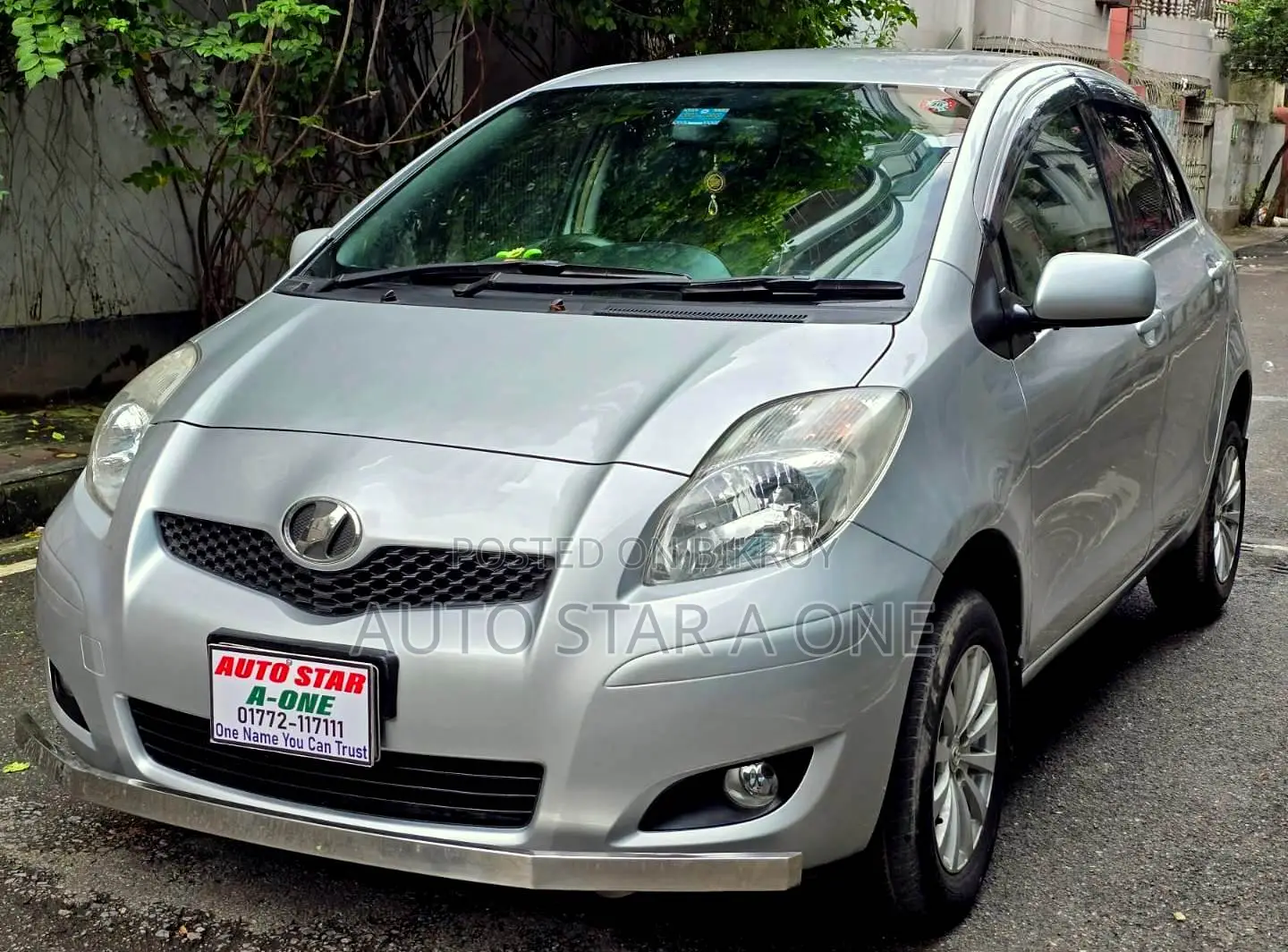 Toyota Vitz 1.0 Front-Wheel Drive 5-Door 2009 Silver