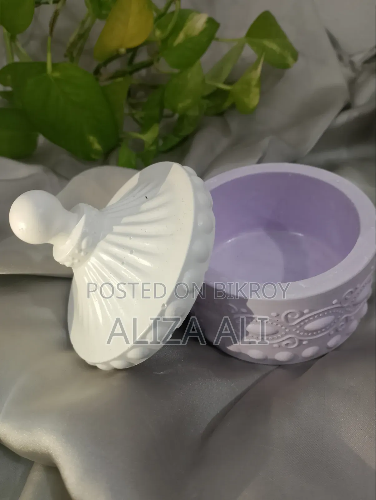 Gypsum Showpiece