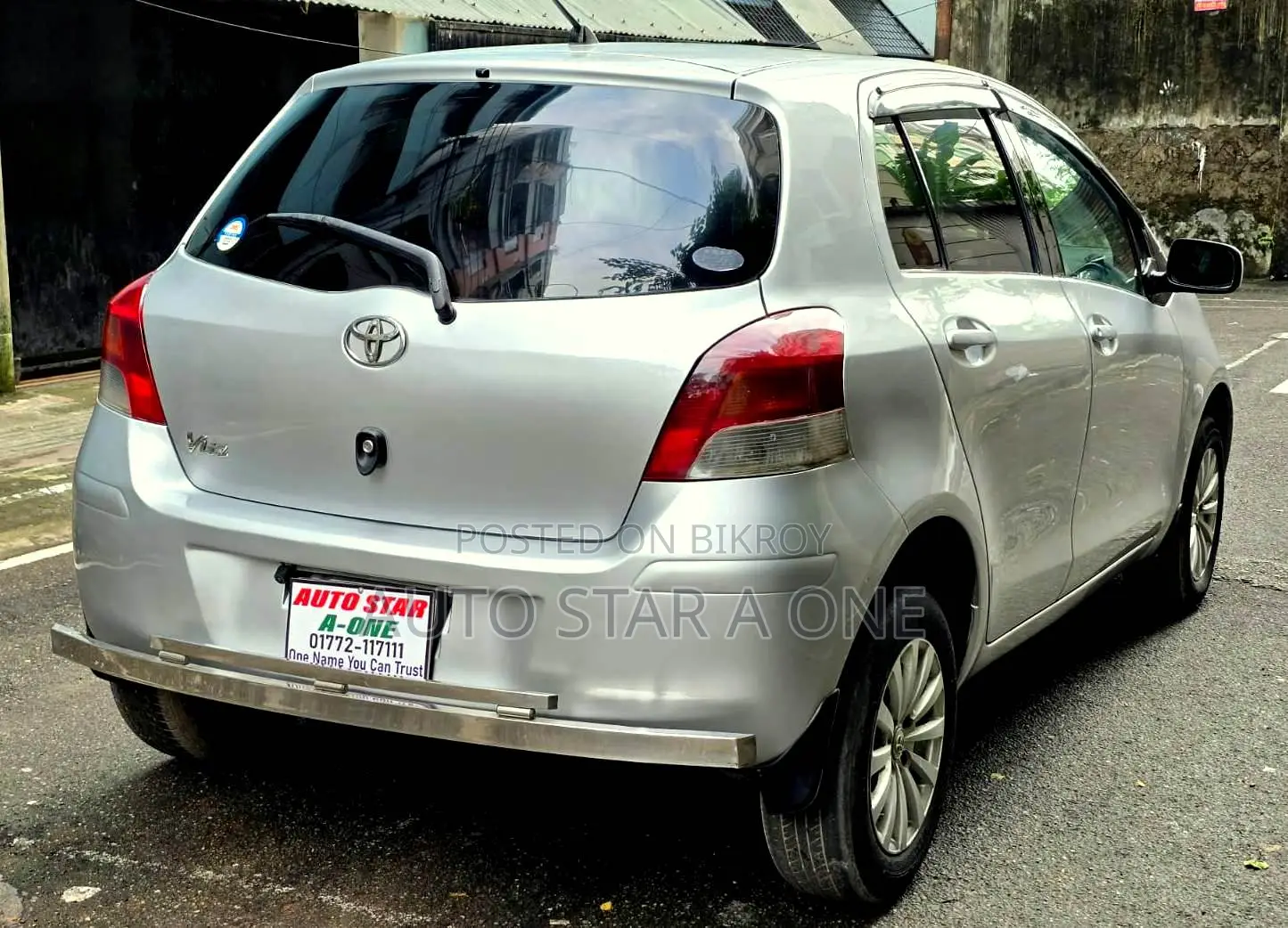 Toyota Vitz 1.0 Front-Wheel Drive 5-Door 2009 Silver
