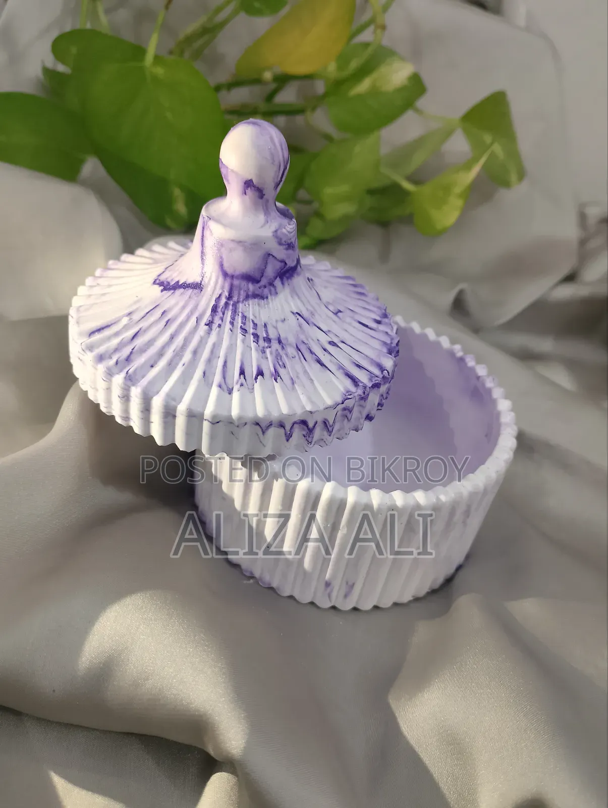 Gypsum Showpiece