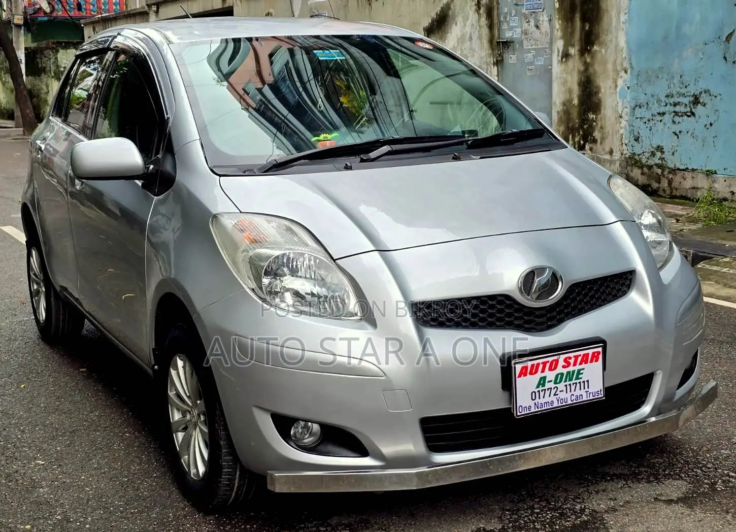 Toyota Vitz 1.0 Front-Wheel Drive 5-Door 2009 Silver