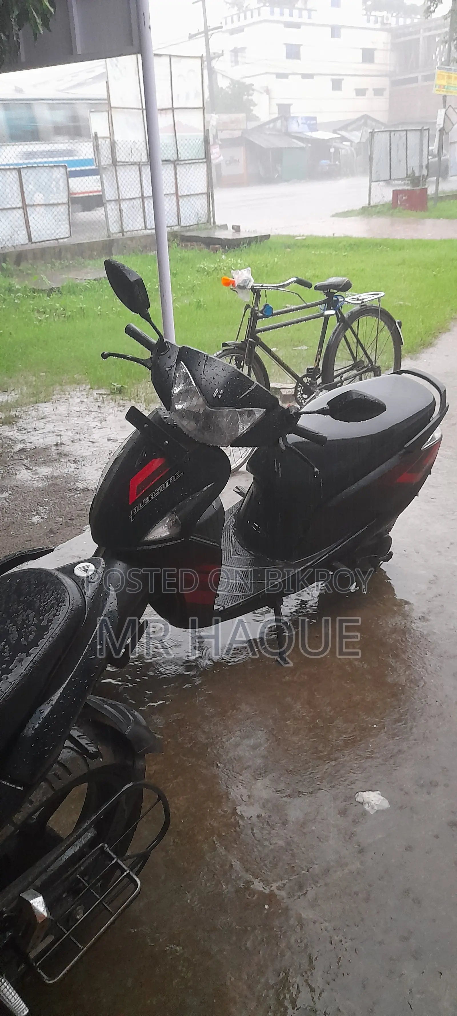 Hero Pleasure 2024 Black