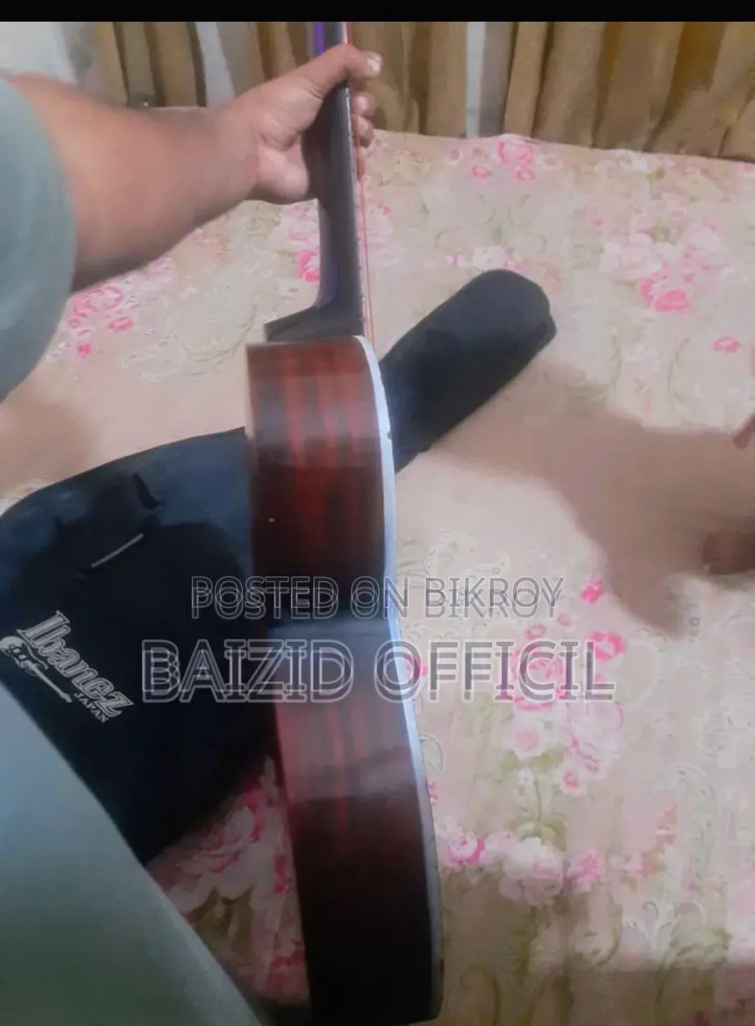 এই গিটার দিয়ে বিক্রি হবে