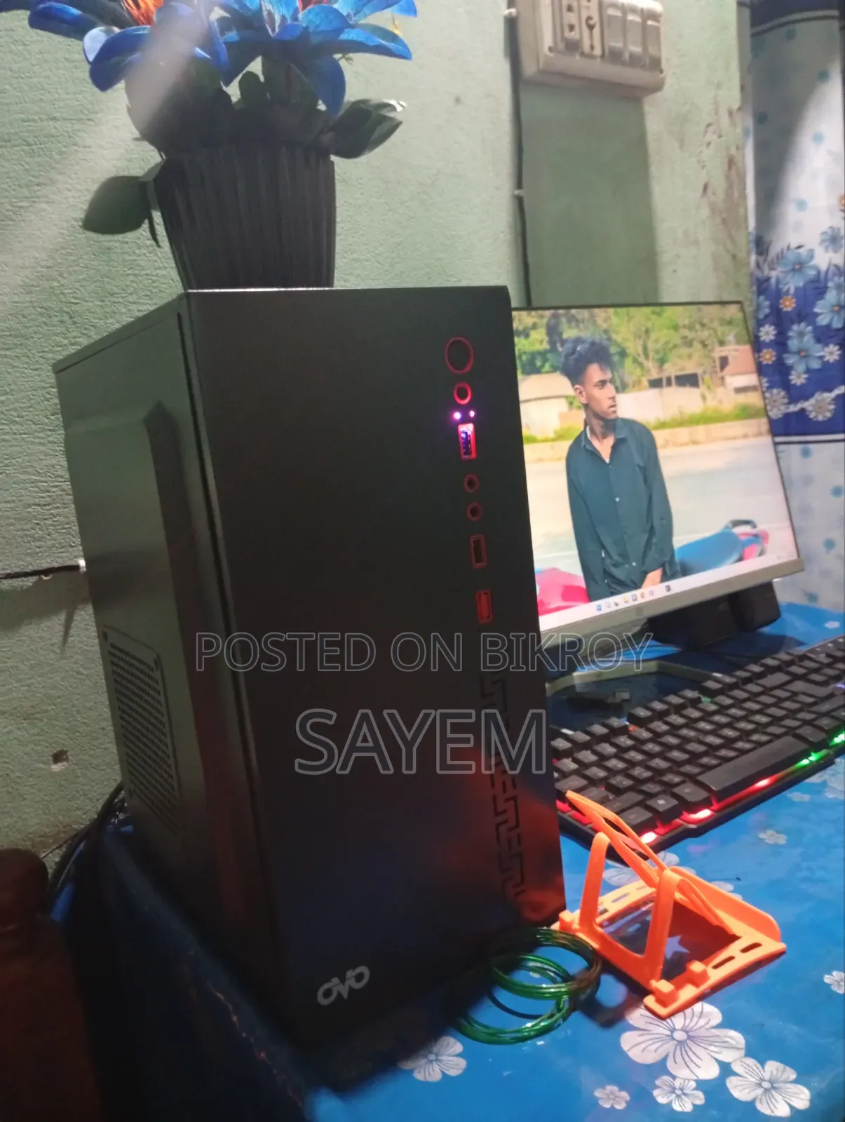 ডেস্কটপ কম্পিউটার গিগাবাইট GA-H110MSTX-HD3-ZK ৮জিবি ইন্টেল কোর আই সেভেন এসএসডি ৩২জিবি