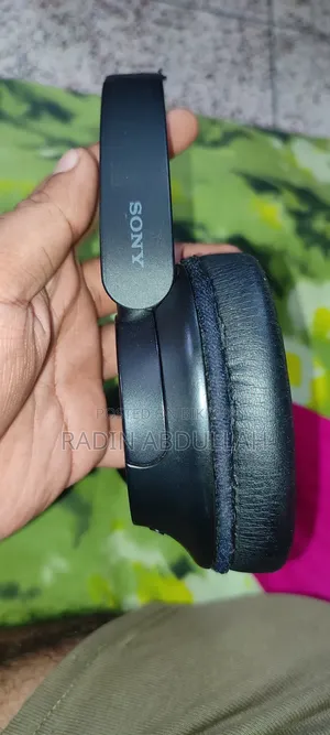 Sony WH-CH720N Over-Ear Headphone.