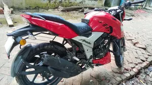 TVS Apache 160 4V 2020 Red