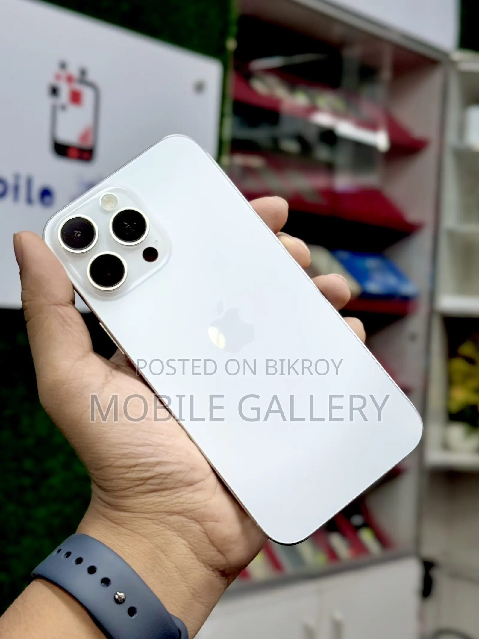 অ্যাপল আইফোন ১৬ প্রো ম্যাক্স ২৫৬ জিবি হোয়াইট