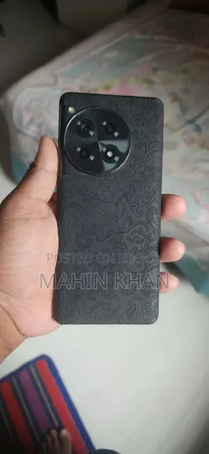 ওয়ানপ্লাস ১২আর ১২৮ জিবি ব্ল্যাক