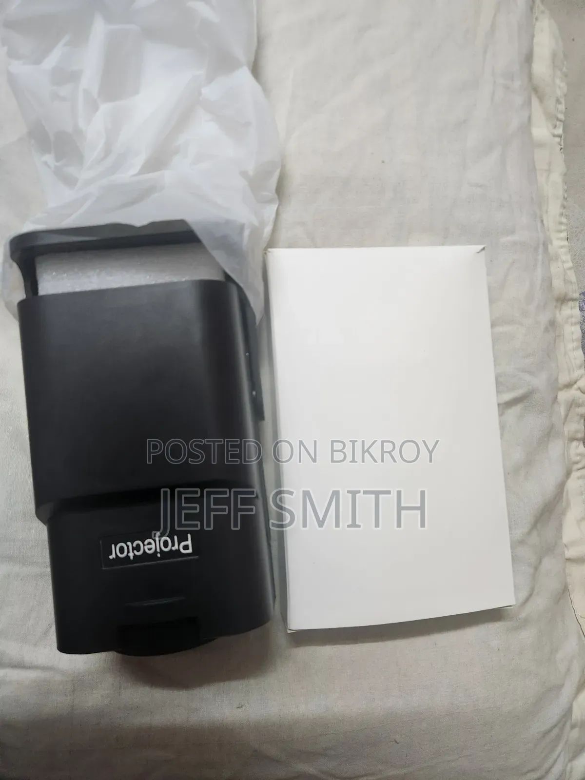 HY320 Mini Projector