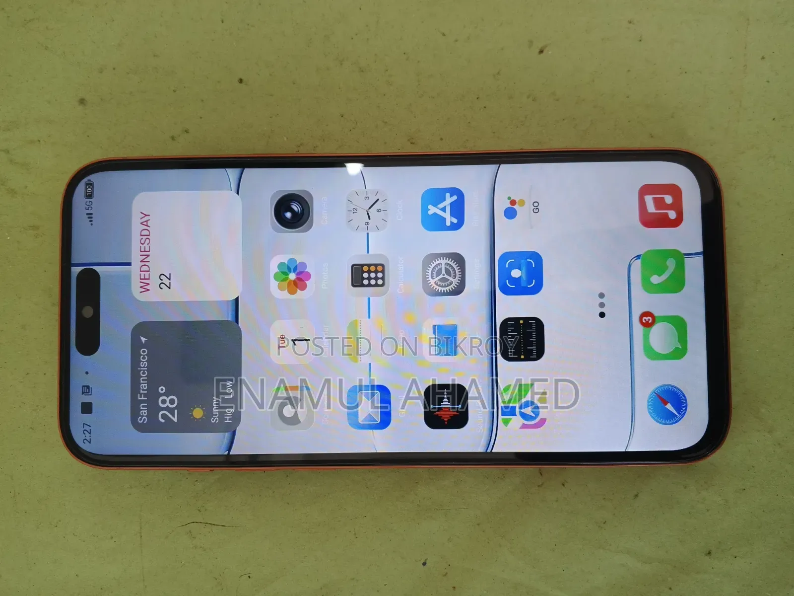 Mobile Phone 8 GB Gold