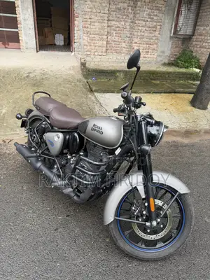 Royal Enfield Classic 350 2025 Gray