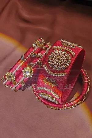 প্রিমিয়াম হ্যান্ডমেড চুড়ি