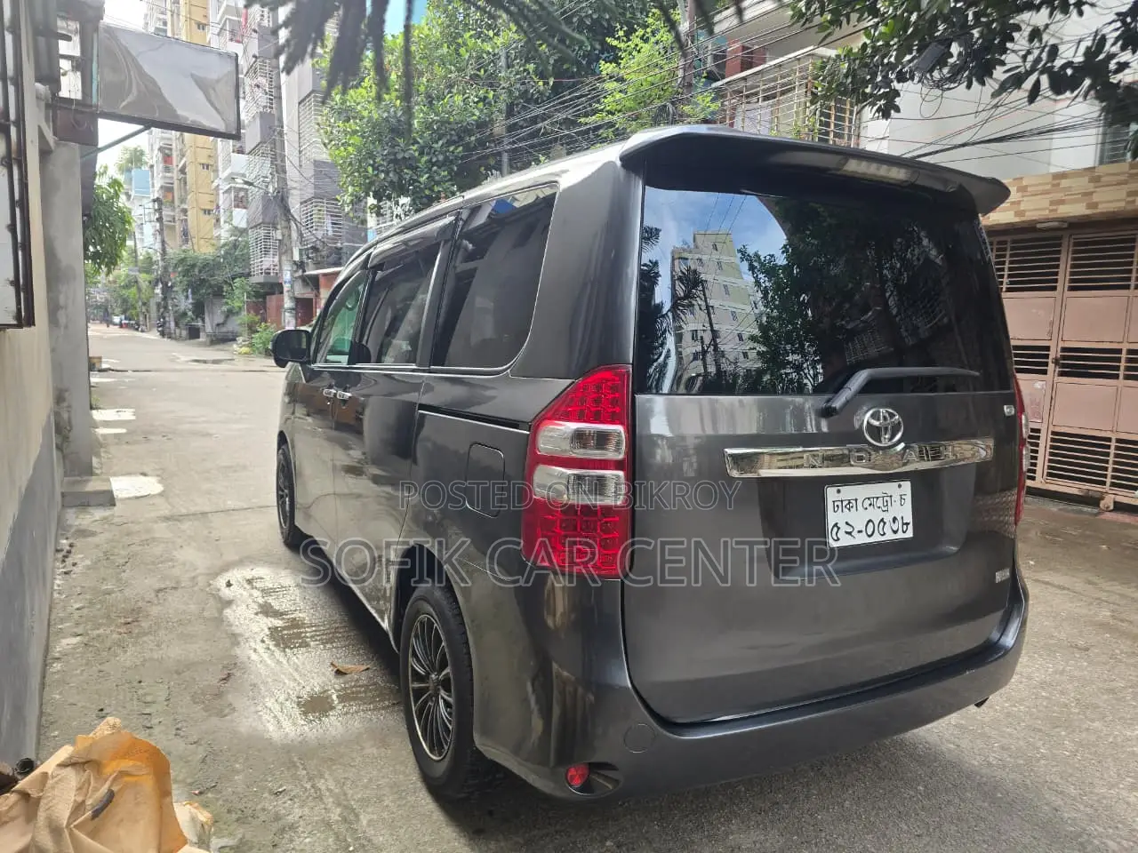 Toyota Noah 2013 Gray
