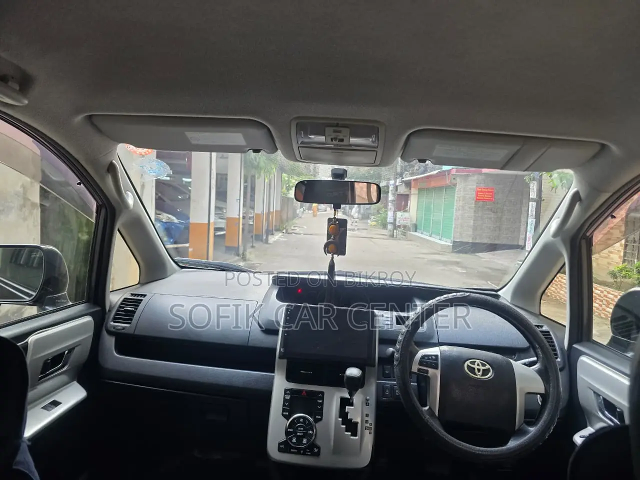 Toyota Noah 2013 Gray