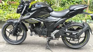 সুজুকি জিক্সার এফআই এবিএস ২০২৩ কালো
