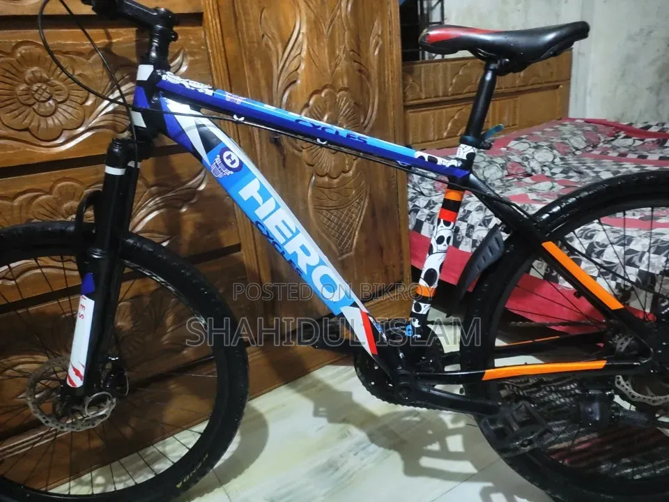 হিরো বিক্রয়ের জন্য