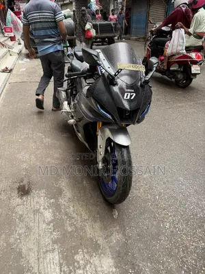 Yamaha R1 2022 Silver