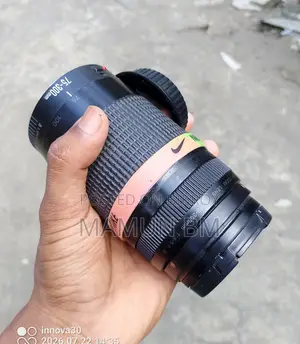 জুম লেন্স ৭৫-৩০০মিমি