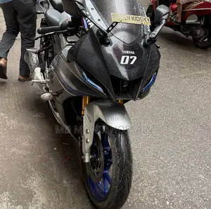 Yamaha R1 2022 Silver