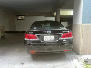 Toyota Crown 2013 Black