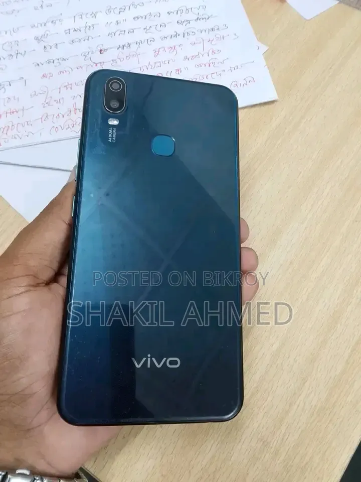 Vivo Y11 32 GB Blue