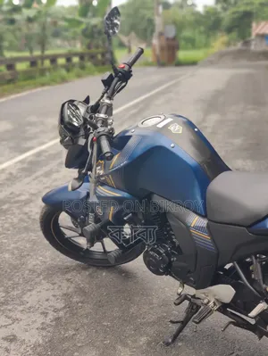 ইয়ামাহা এফজেড ২০২৩ নীল