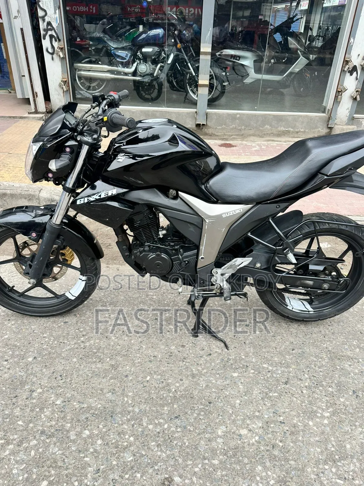 সুজুকি জিক্সার মনোটোন ২০২১ কালো