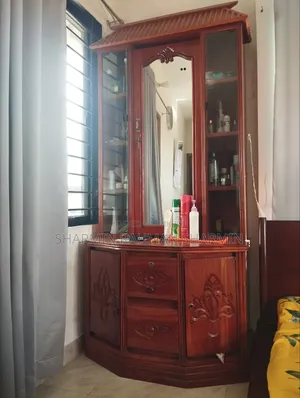 Mahogany Wood Dressing Table