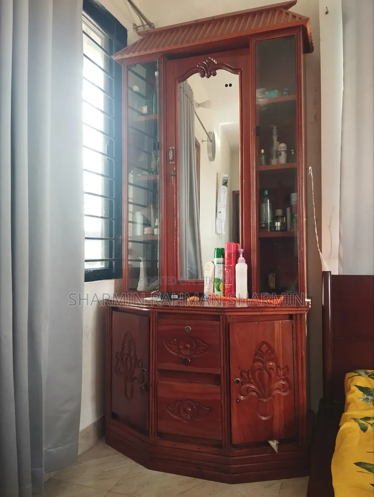 Mahogany Wood Dressing Table