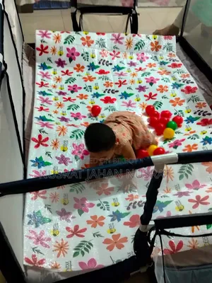 বেবি প্লে পেন