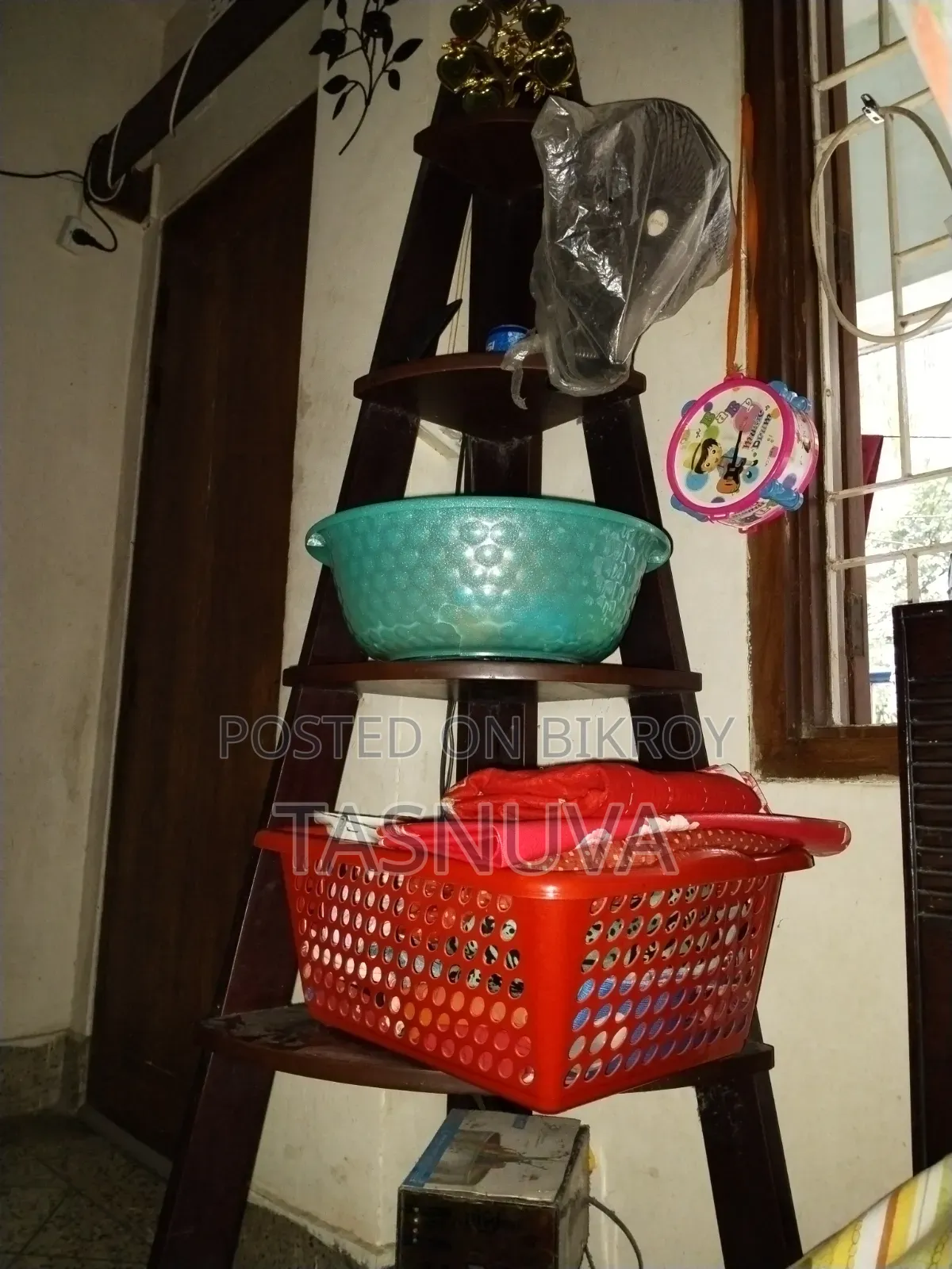 কর্নার তাক